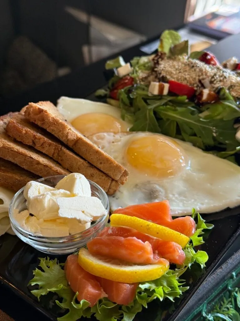 Сніданок риба